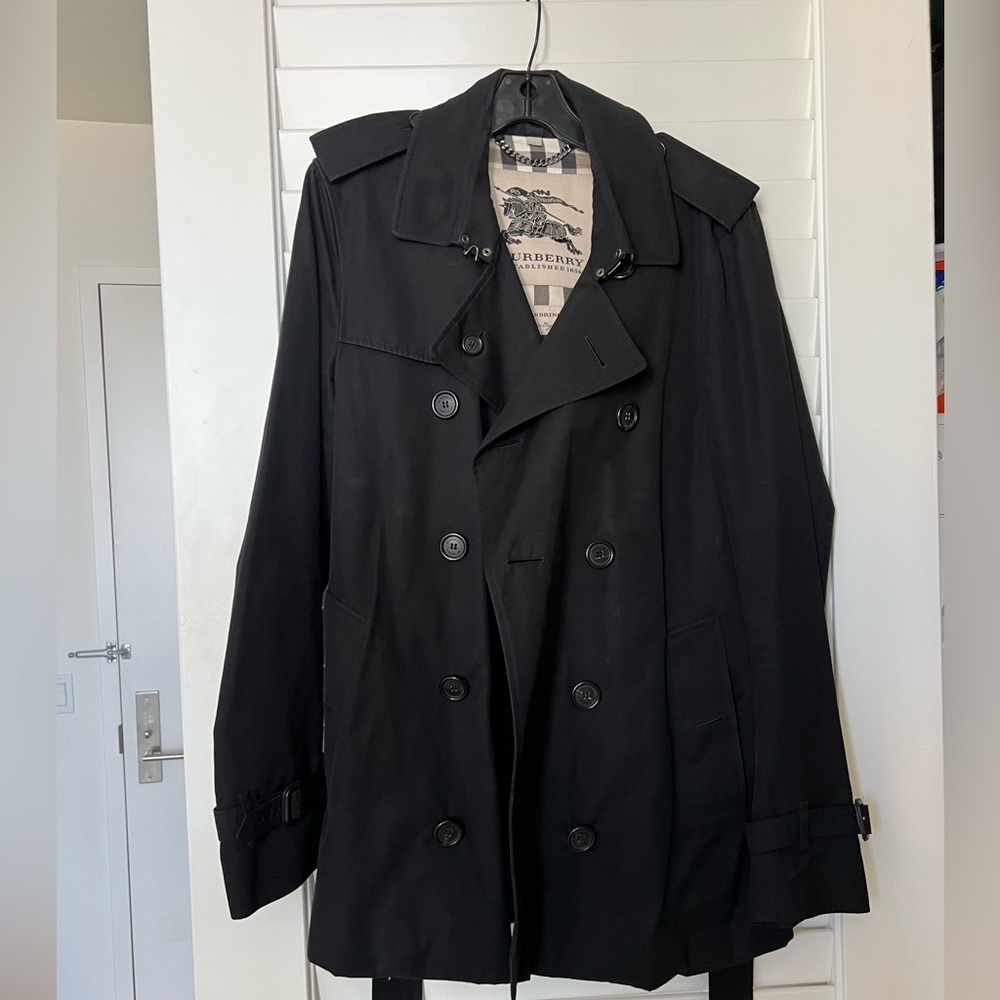 Burberry Sandringham Trench coat Mend size M (48) fits like Slim